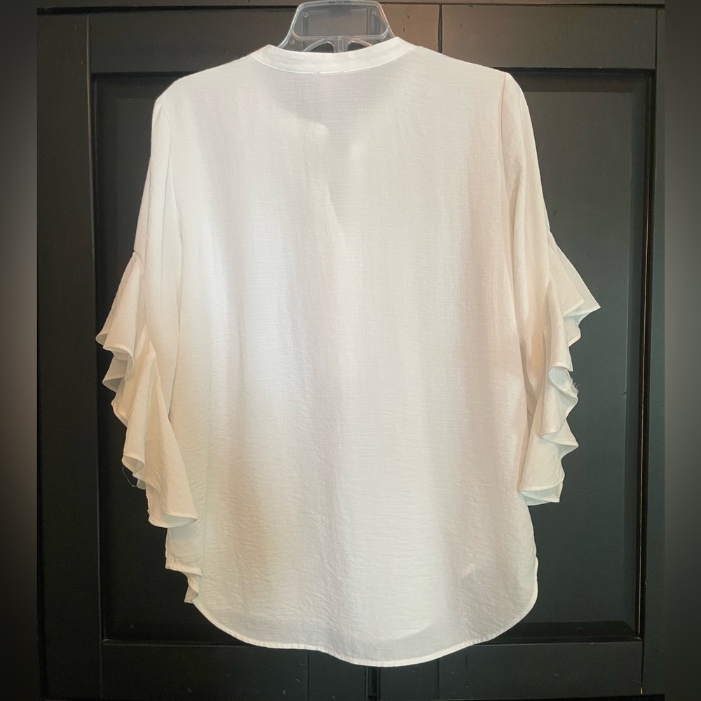 Vince Camuto Split‎ Neck Ruffle Sleeve Blouse - Picture 4 of 4